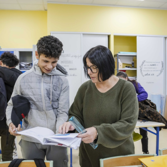 IES Vitagliano - Aide aux devoirs en classe avec Kais et Lydia Benniche AESH