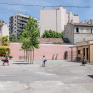 Cours de l'école Maternelle avec des enfants qui marchent 